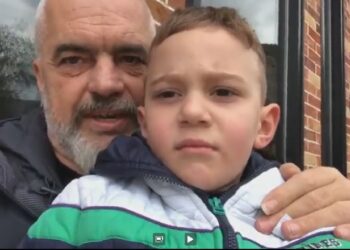 ‘Hey, I saw you on TV’, Rama publishes the video with a little boy: According to this friend, I am 123 years old