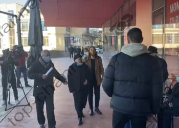 Ordinary personalities and the elderly get ready to be vaccinated, Manastirliu accompanies them one by one!  (PHOTO)