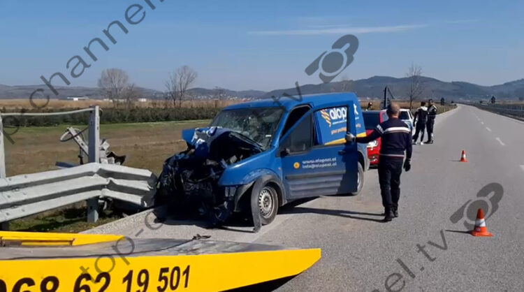Accident in Vlora, the car collided with the engine, one injured