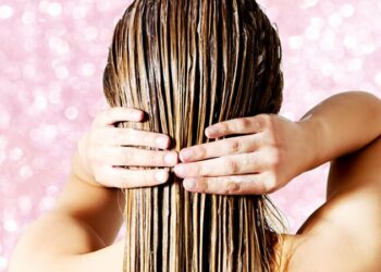 Signs that you are washing your hair more often than you should