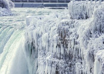 Extreme cold in the US / Nature spectacle, Niagara Falls freezes