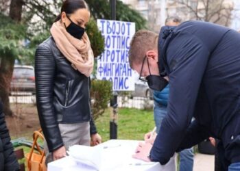 Macedonian opposition collects signatures against census