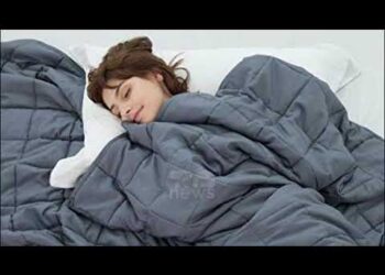Imitates the mother’s belly / Blanket `alien` that creates sleep and relieves stress