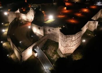 The artistic lighting project in Berat Castle ends, Rama publishes the images: It is not Game of Thrones!