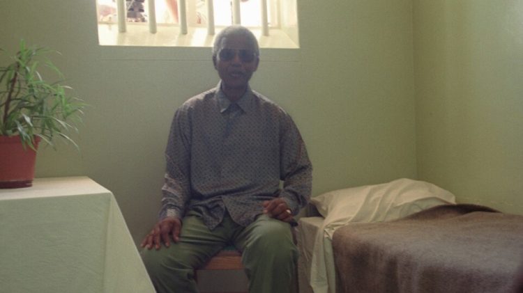 Photos / “War” for the key to the cell where Nelson Mandela was held for 18 years