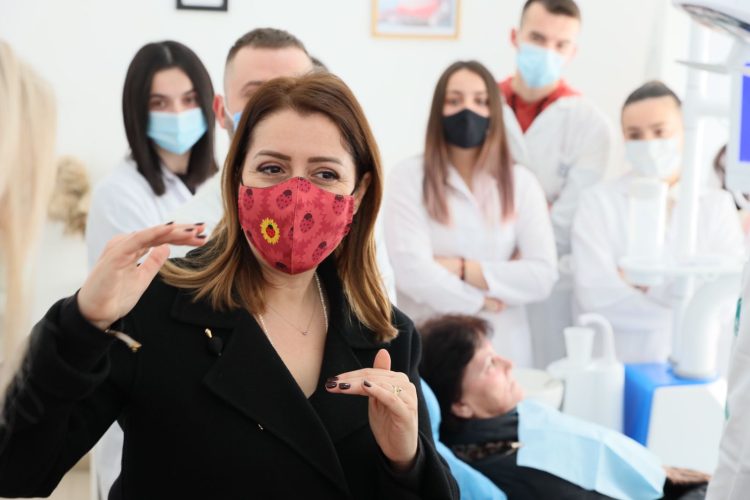 Manastirliu: Dental service with standards, free of charge for children and groups in need