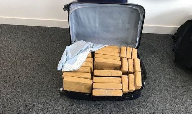 Italy / Three Albanians arrested, caught with heroin in suitcases. How they tried to avoid the police