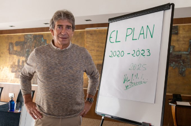 Official, Real Betis rewards Pellegrini with a long-term contract!
