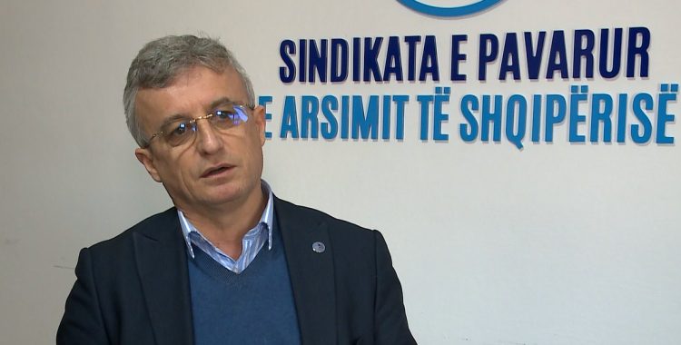 Teachers, 10 years without pay / Trade unionists: we waited this year for the government to evaluate us