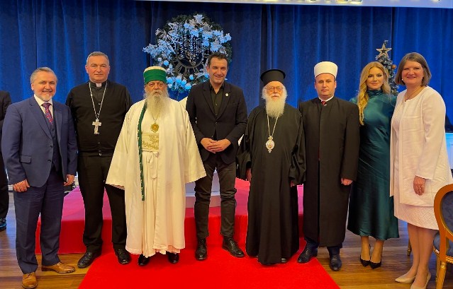 Veliaj with the leaders of the religious faiths at the Christmas dinner: The spaces occupied for years will be returned to the Churches; The Evangelical Church will be built on ‘New Boulevard’ soon