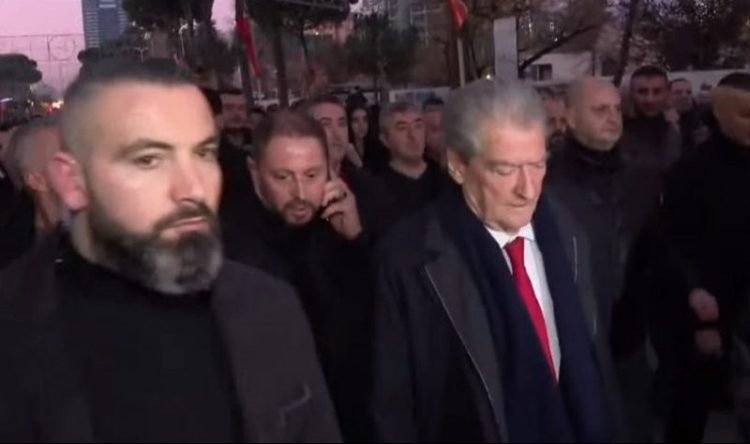 “Next time a protest with a program” / Berisha warns Basha: If you think you will suppress the majority with the help of the government…