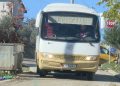 Fiks Fare / Wonder in Lushnja Prison, the dentist signs the tender documents for the bus repair