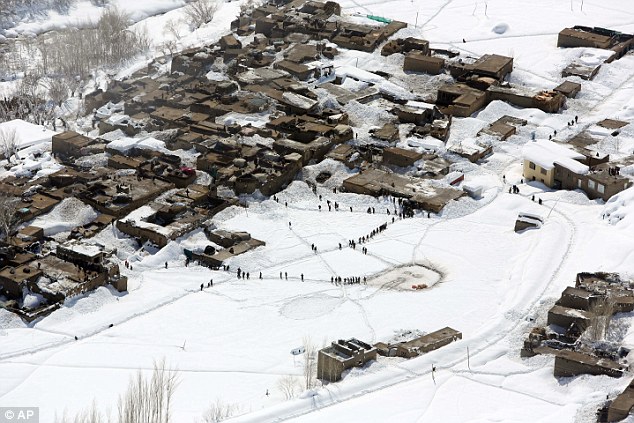 It’s snowing in Afghanistan / The country is suffering from a deep economic crisis, the cold adds to the problems