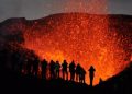 The most active volcano in the world erupts / Tourists visit the volcano, residents describe the eruption as magical