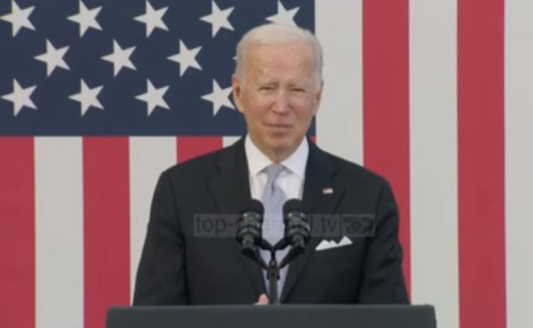 The Russians “at the gate”, Biden encourages Ukraine: You have all our support
