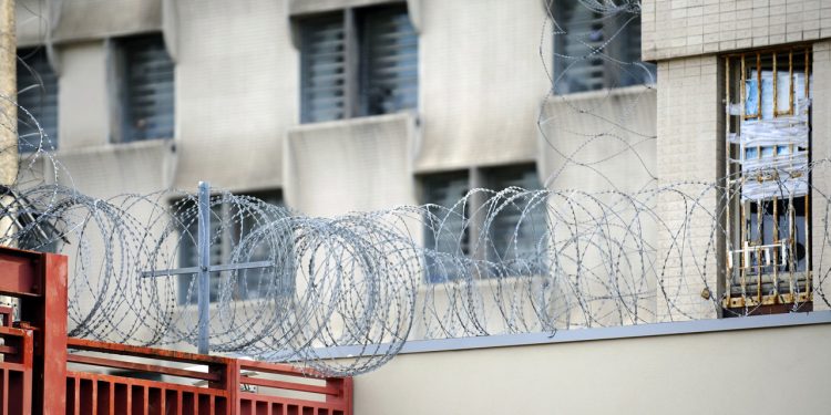 Name / Death of an Albanian in a French prison. Lawyer dissatisfaction with the investigation