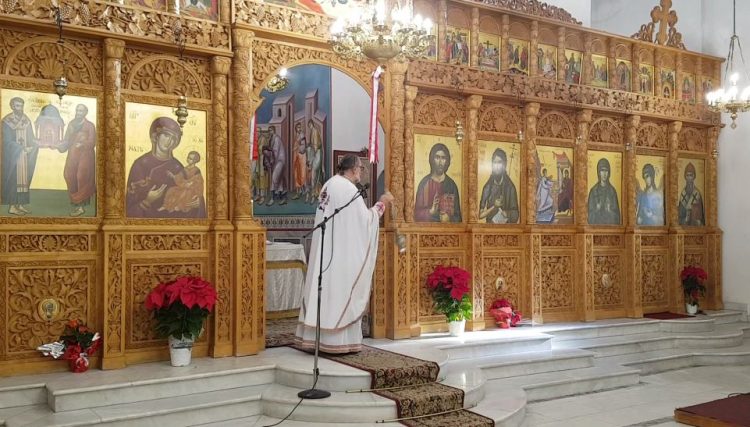 Christmas Mass is held in Durrës, the squares are full of believers