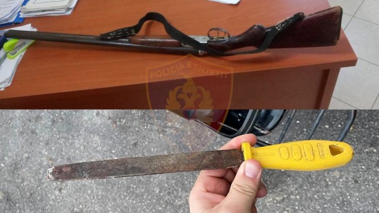The 55-year-old tried to shoot with a shotgun during the conflict, in handcuffs