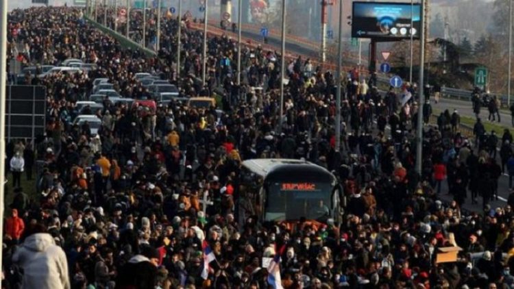 Protests in Serbia / Is Vucic weakening?