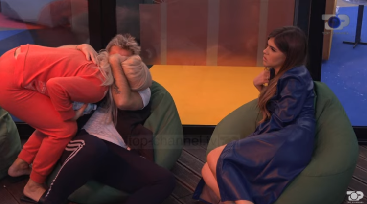 A hug establishes peace between Monica and Ilir