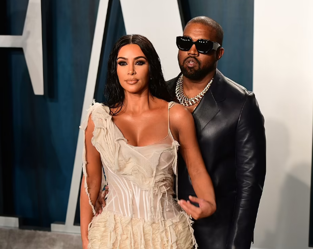 Inside Kanye’s $ 44 million house he bought in Kim’s neighborhood… insistence on reuniting?