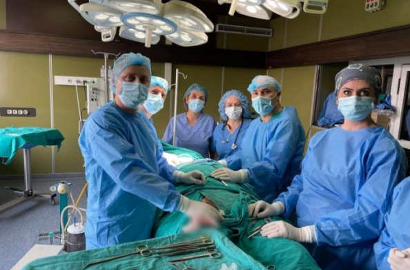 Rare intervention / For the first time in Kosovo, internal carotid artery surgery is performed