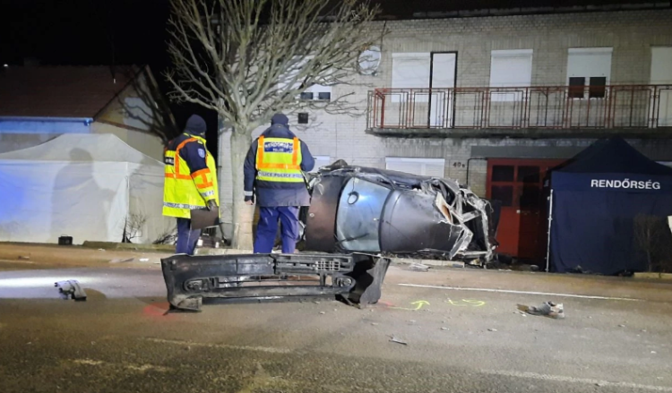 Hungary / Did not respond to police order for control, car with Serbian license plates crashes into a house, four victims