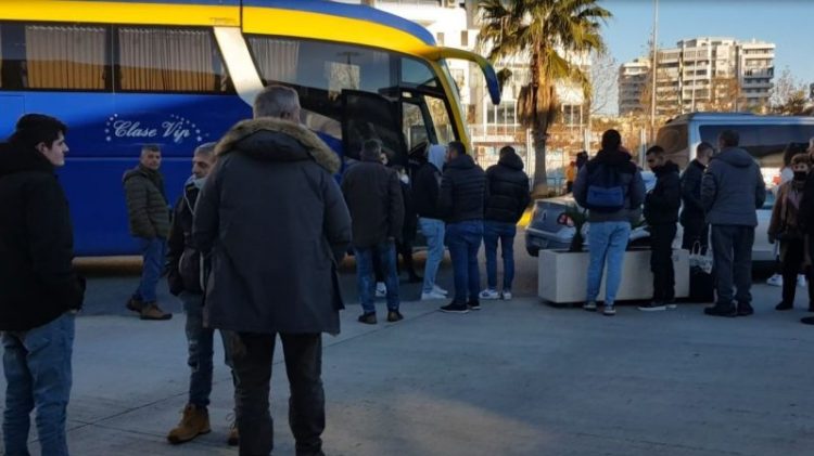 Emigrants / Influx are coming to the port of Durrës for the holidays
