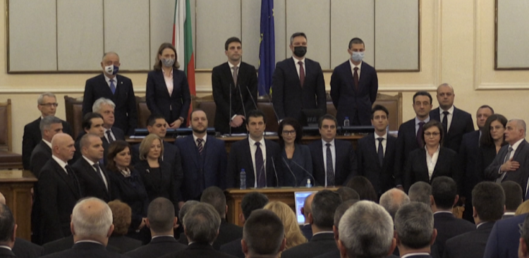 Bulgaria’s new government vows “anti-corruption” commitments