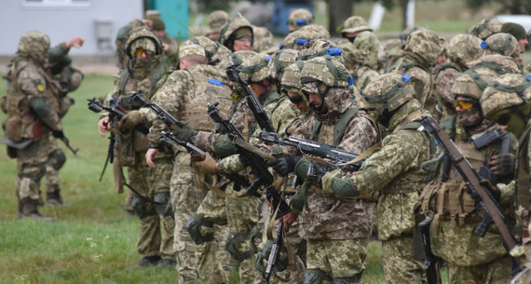 US suspends $ 200m military aid to Ukraine – media (photo)