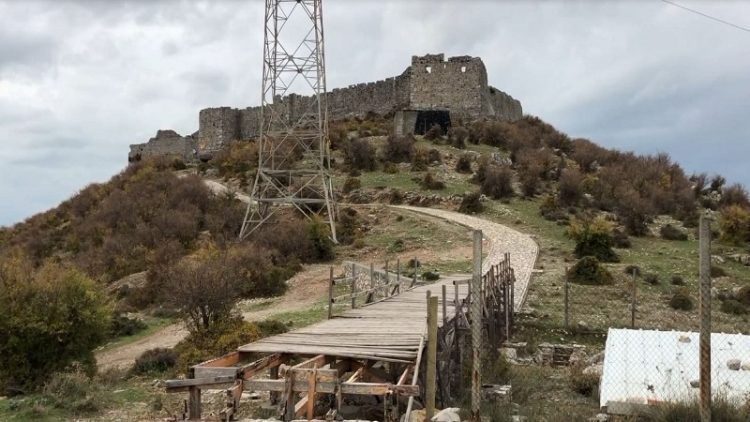 Bad weather endangers the castle of Lezha / The surrounding wall is in a dangerous condition