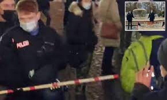 German police ‘with meter in hand’ control 1.5-meter distance in anti-vaccination protest in Frankfurt