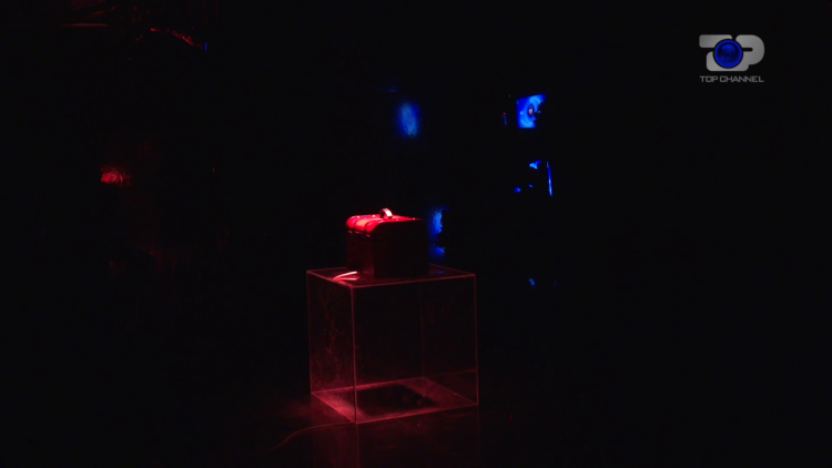 Join the game “Pandora’s Box”, residents will be faced with difficult choices