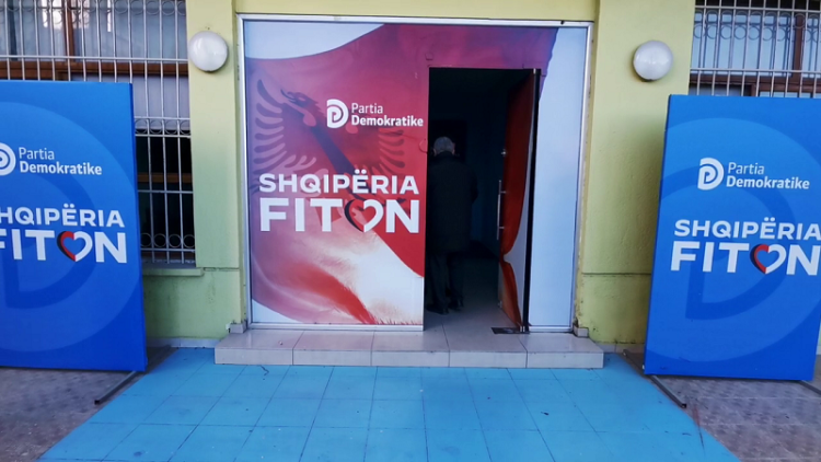 The voting process for the dismissal of Basha begins at the PD headquarters in Lushnje