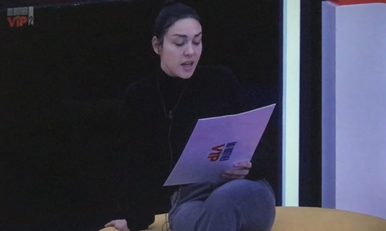 White envelope / Residents must reveal a secret