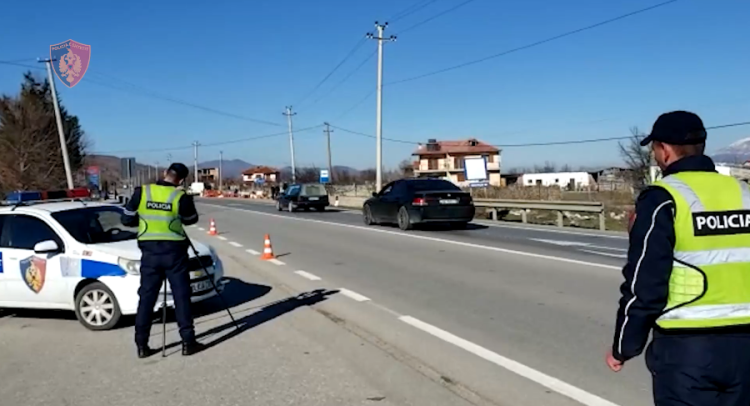 One person arrested / 19 driving licenses suspended and hundreds of drivers fined