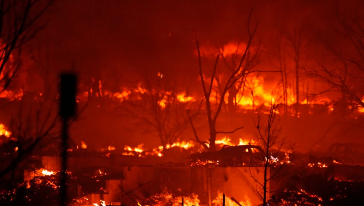 Colorado, the rare fire in the middle of winter burns a thousand homes