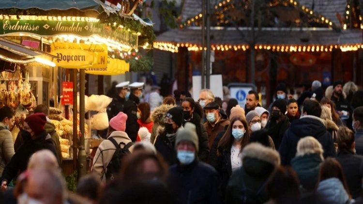 Germany tightens measures against pandemic