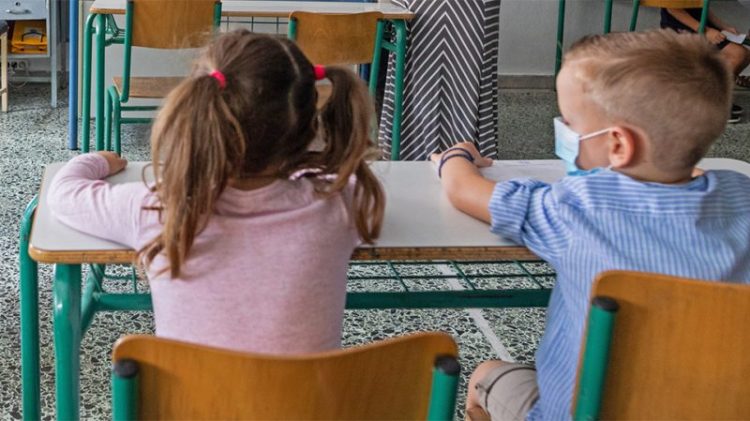 Greece / Experts suggest opening schools on January 10, here are the conditions