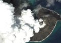 The first aid plane arrives in Tonga