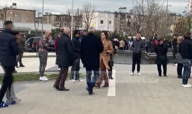 ‘Plas’ in Laç between Basha’s supporters and Berisha’s supporters, police intervene