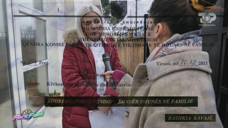 The mother of three minor children is thrown on the street by the Center for Violent Women, there was also a protection order
