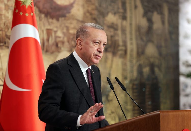 Erdogan: Hit the FETO / Erdogan organization closed the visit to the Et’hem Beut mosque