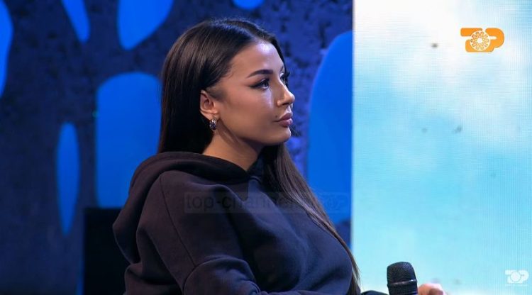 From the gift worth 1500 euros to the nude photo set and the embarrassing story, Ana Kauri tells