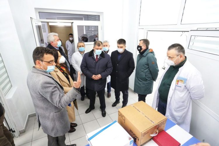 Romania donates medical equipment to Fier and Divjaka Hospital, Balla: In this time of pandemic, it is important to increase medical capacity