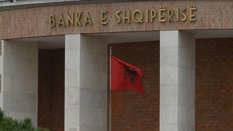 Savings in banks increased! In November last year they reached one trillion lek