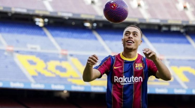 Dest will not leave Barcelona