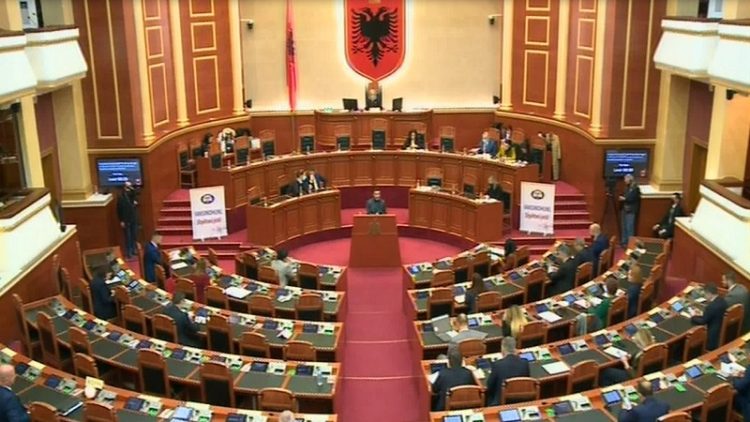 SP also makes the opposition / Debate in the Assembly on fiscalization. Berisha and Basha, separated