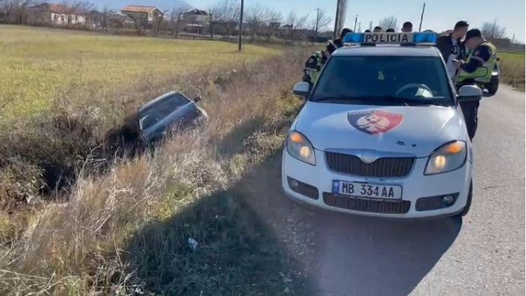 Accident in Lezha / Car ends in the canal, the driver is injured