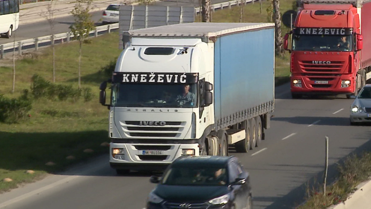Truck movement is restricted / The Municipality of Tirana shows the schedules and routes of movement